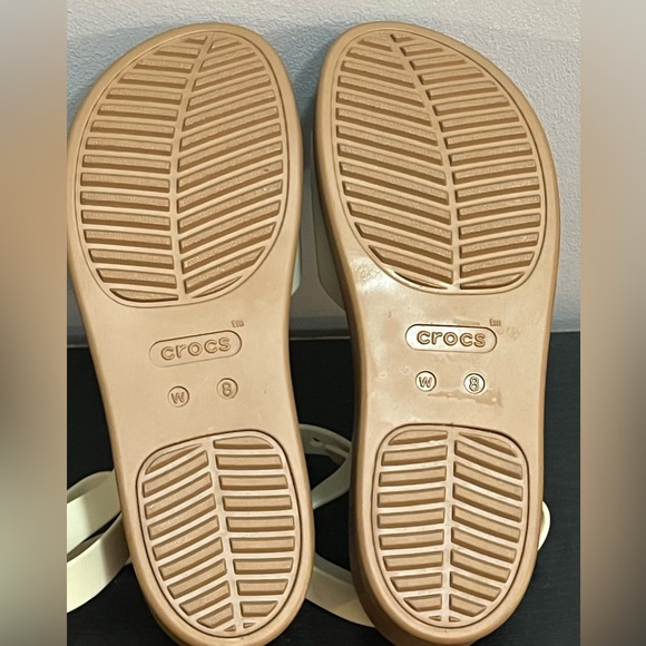 NWOT CROCS Women's Brooklyn Ankle Strap Cream and Brown Wedge Sandals - Picture 9 of 13